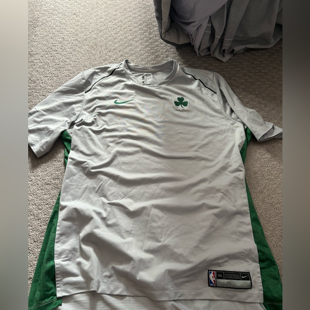 BOSTON CELTICS T SHIRT